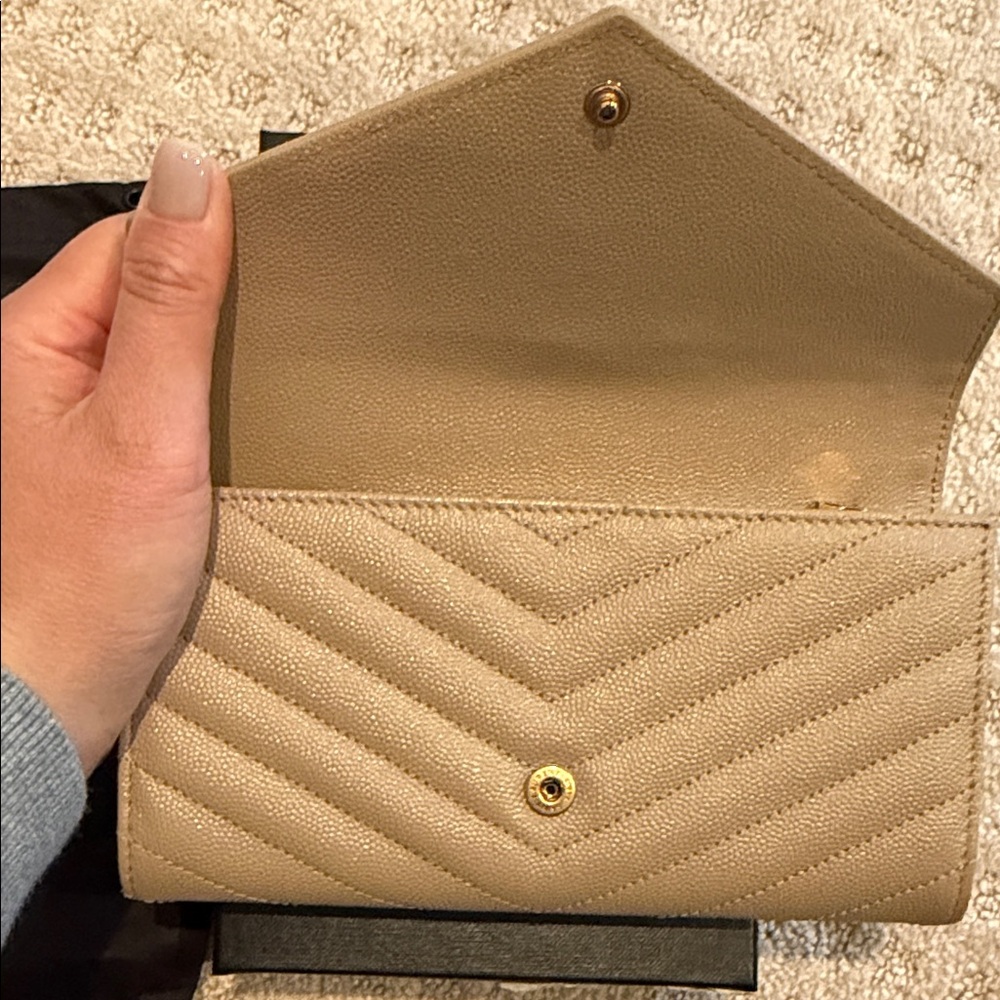 Saint Laurent Monogramme logo leather flap wallet dark beige - Picture 5 of 12